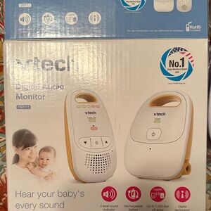 VTech White and Tan Baby Monitor Set